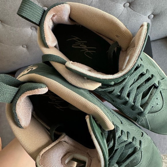 Nike Jordan Jumpman MVP in Galactic Jade/Sail/Team Gold/Desert sz 9 - Picture 8 of 10